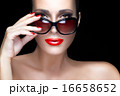Fashion Model Woman in Black Oversized Sunglasses. 16658652