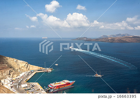 Seascape. Port of Santorini Seascape. Port of Santorini 16663395