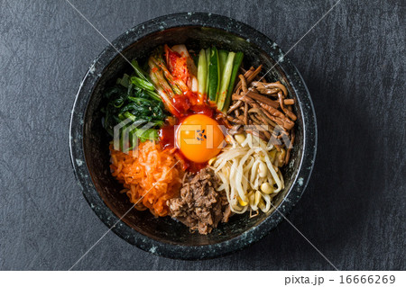 ビビンパ　韓国料理　bibimbap Korean food 16666269