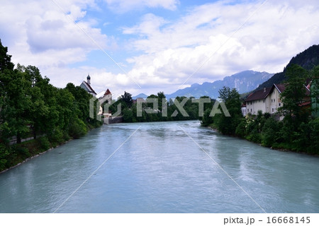 レヒ川の流れの写真素材 [16668145] PIXTA