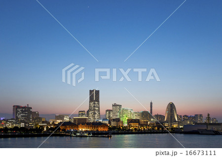 宵の明星とみなとみらい 16673111