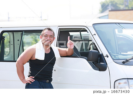 ガテン系　働く男性 16673430