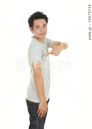 man with t-shirt (side view) 16679744