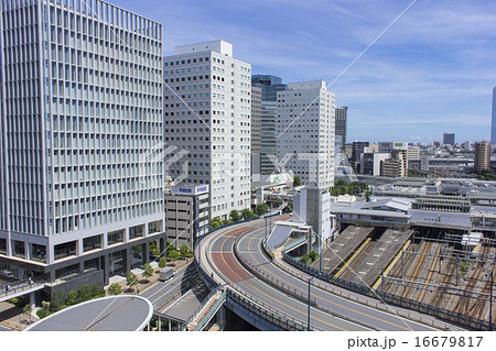 大崎駅と大崎の高層ビル群 大崎駅と大崎の高層ビル群 16679817