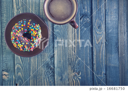 chocolate donuts 16681750