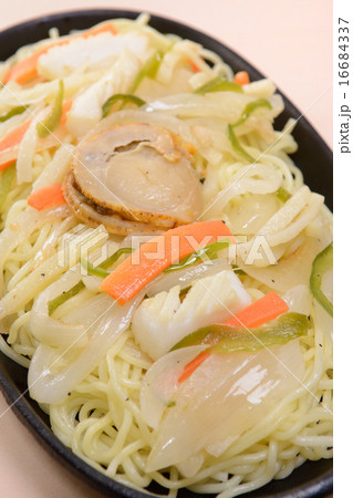 おいしい鉄皿海鮮塩やきそば 16684337