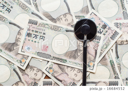 聴診器と一万円札 16684552