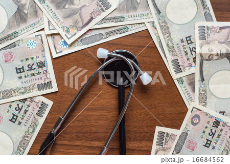 聴診器と一万円札 聴診器と一万円札 16684562