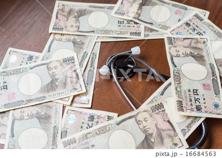 聴診器と一万円札 16684563