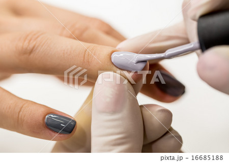Master gets a new paint gray fingers on different  16685188