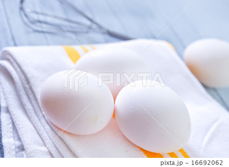 raw eggs raw eggs 16692062