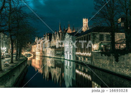 Night tower Belfort and the Green canal in Bruges 16693028