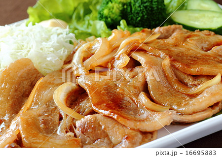 豚肉の生姜焼き 16695883