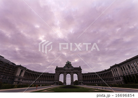 Cinquantenaire Arch 16696854