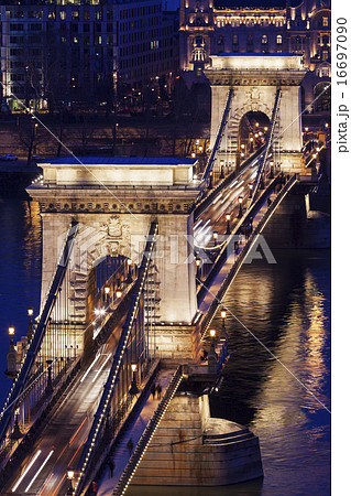 Elevated view of Chain Bridge at night Elevated view of Chain Bridge at night 16697090
