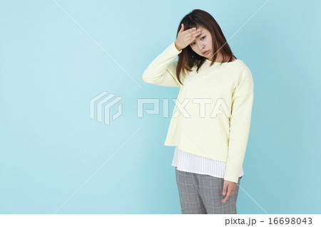 不調の女性 不調の女性 16698043