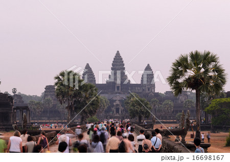 Angkor temple complex 16698167