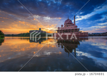 Sunrise at Putra Mosque,Putrajaya Malays 16704691