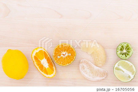 Mixed citruses fruit. 16705056