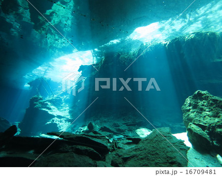 セノーテ　チャックモール　ククルカン　光のカーテン 16709481