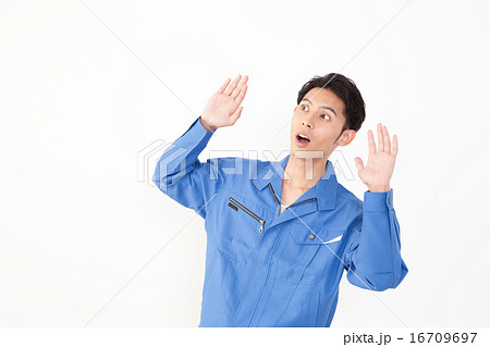 作業服の男性 16709697