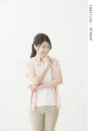 恐い表情の女性 恐い表情の女性 16711861