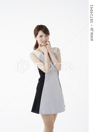 20代女性 20代女性 16714041