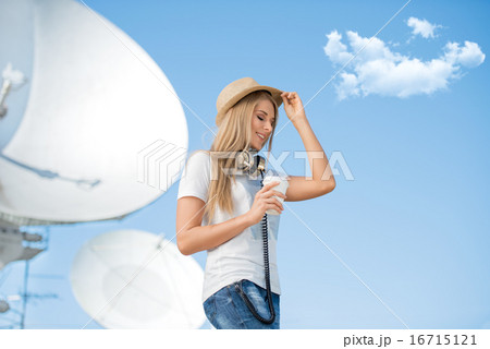 Morning broadcast. 16715121