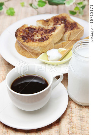 ココナッツオイルのシナモントースト 16715171