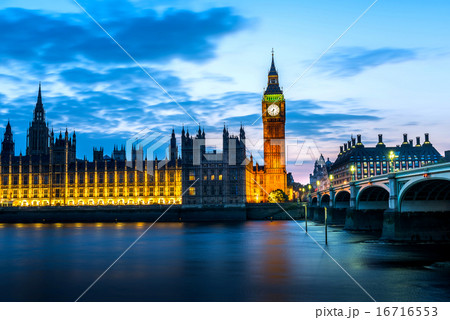 Big Ben and Westminster abbey at night in London,  16716553