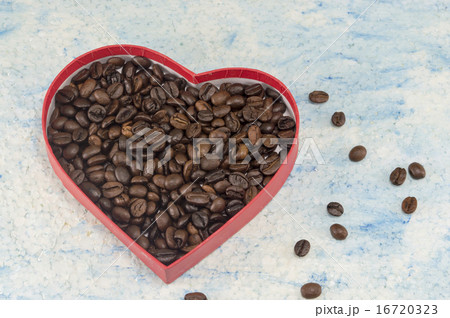 Heart shaped box filled with coffee beans 16720323