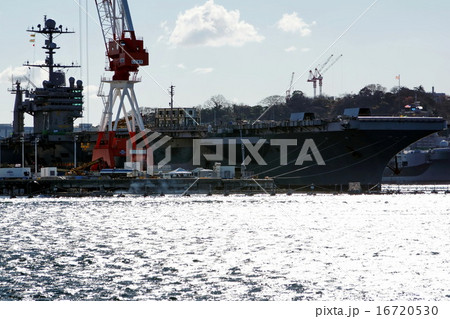 空母　ジョージ・ワシントン　アメリカ海軍 航空母艦 （ 横須賀港 ） 16720530