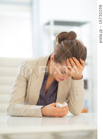 Ill business woman in office Ill business woman in office 16730208