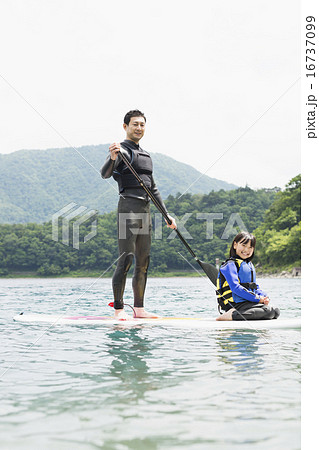 アウトドアファミリー 16737099