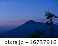 岩手山のシルエット 16737916