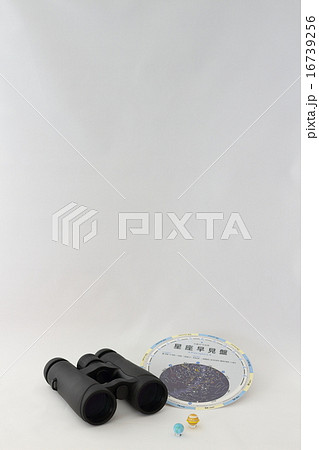 双眼鏡と星座早見盤 双眼鏡と星座早見盤 16739256