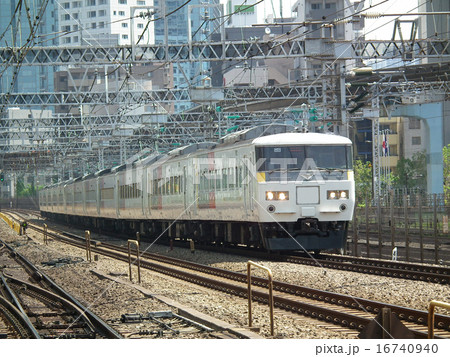 特急踊り子 185系 田町駅 特急踊り子 185系 田町駅 16740940
