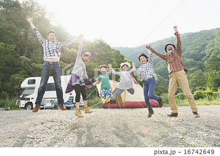 アウトドアファミリー 16742649