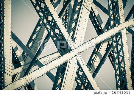 Modern Bridge frame closeup Modern Bridge frame closeup 16743012