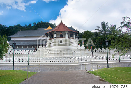 Temple Of The Sacred Tooth Relic Sri Lanka Temple Of The Sacred Tooth Relic Sri Lanka 16744783