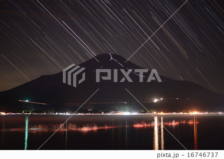星降る富士山 16746737