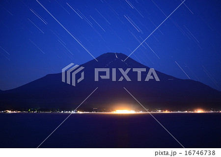 星降る富士山 16746738