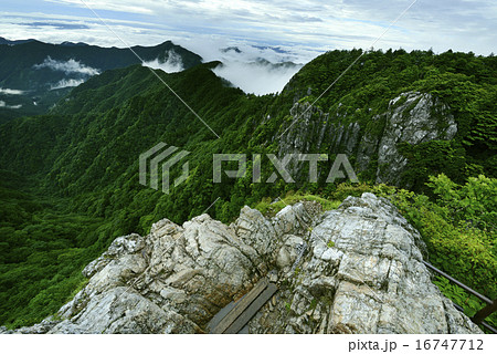 大峰山西の覗き 大峰山西の覗き 16747712