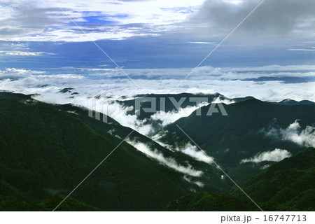 大峰山西の覗き 16747713