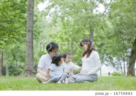 もうすぐ妹が産まれる もうすぐ妹が産まれる 16750683