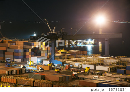 night industrial port 16751034