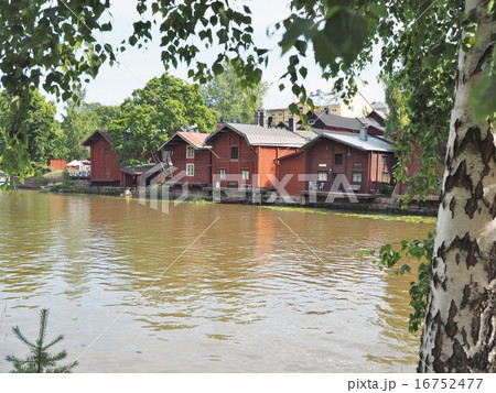 フィンランド　ポルヴォーの街並み 16752477