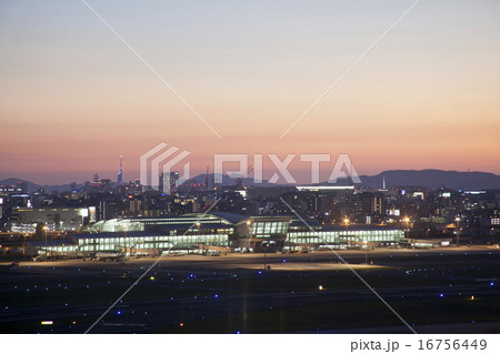 福岡国際空港の夜景 福岡国際空港の夜景 16756449
