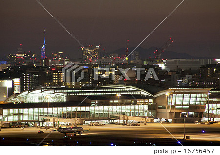 福岡国際空港の夜景 16756457