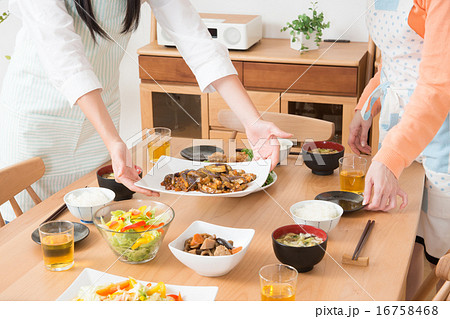 食卓　 16758468